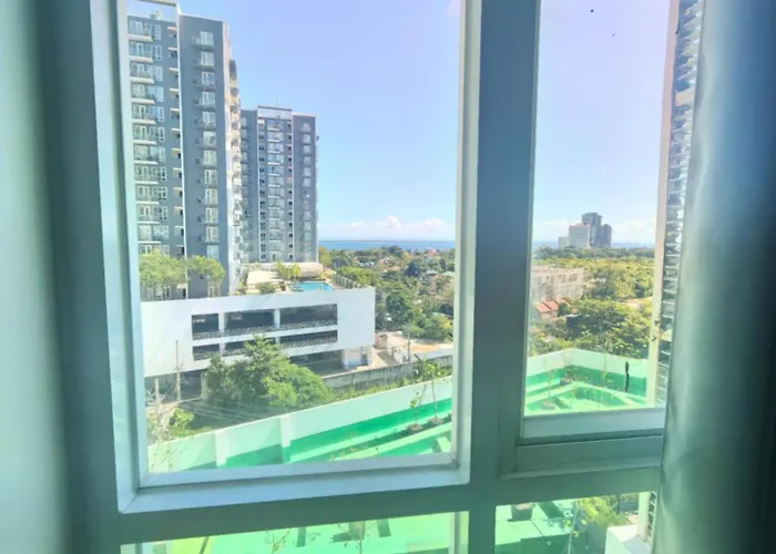 Mactan Newtown Staycation Apartment *