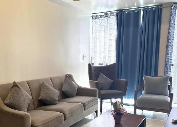 Mactan Newtown Staycation Мактан