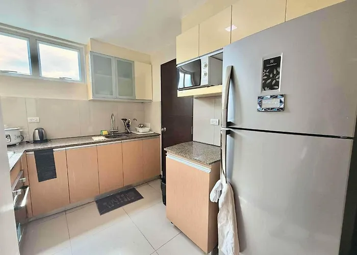 Mactan Newtown Staycation Апартаменты *